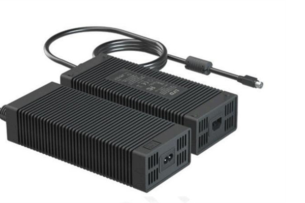 Atendendo às suas necessidades de adaptador de alta potência