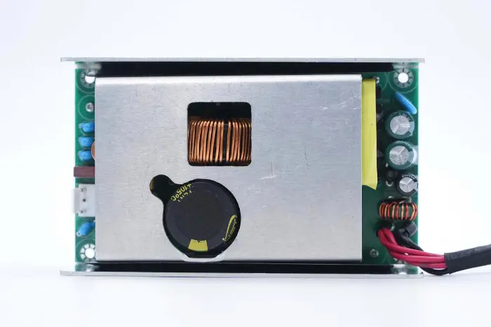 Nosso novo produto - fonte de alimentação GaN de 300 W